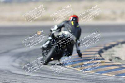 media/Dec-01-2025-Moto Forza (Mon) [[2daa91e15f]]/1-Advanced Group/Session 2 Turn 11 Backside/